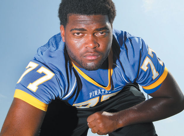 Michael Starts, OL, La Vega